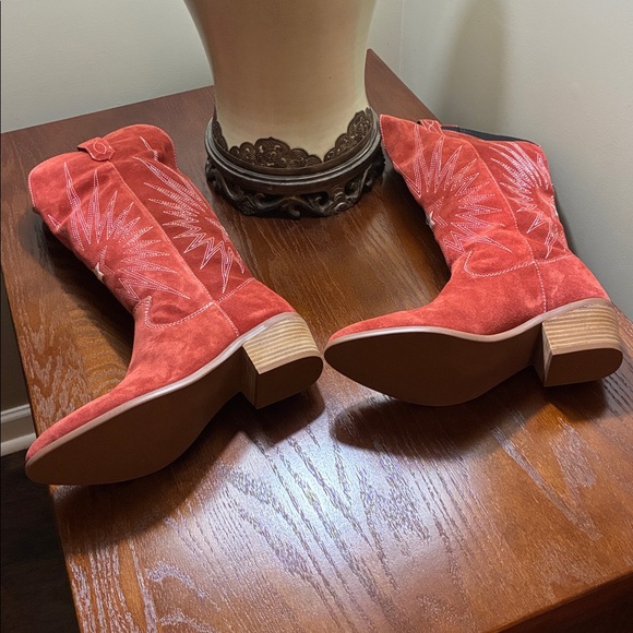 Dingo Red Star  Suede Heeled Boots NWT 10 - Picture 6 of 7